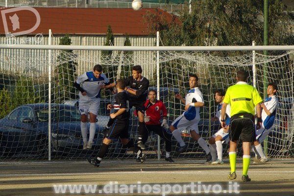 La difesa del La Palma respinge l'attacco della Ferrini